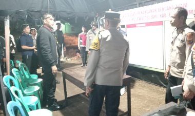 Astama-Ops-Kapolri-Tinjau-Posko-Kemanusiaan-Polda-NTT,-Pastikan-Kesiapan-Bantuan-untuk-Korban-Erupsi-Gunung-Lewotobi